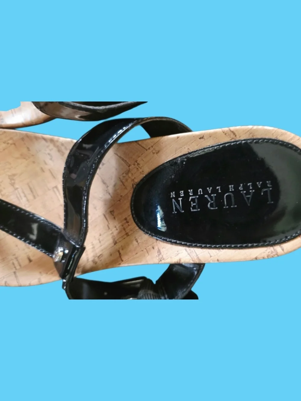 Kenneth Cole Reaction Black Patent T‑Strap Cork Footbed Sandals